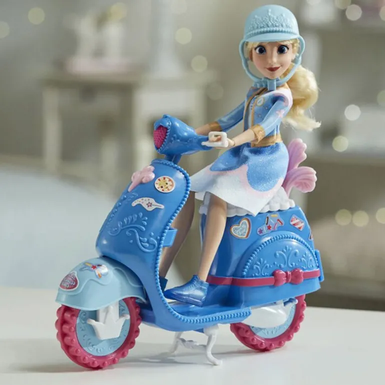 Disney Princess - Comfy Squad Askepott Med Scooter