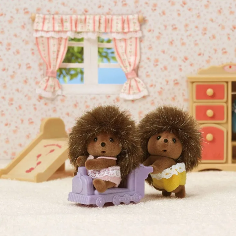 Sylvanian Families Figursett - Pinnsvintvillinger m/ leketog 5424