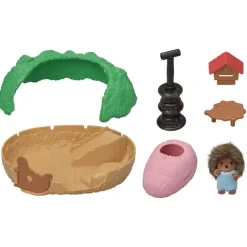 Sylvanian Families Lekesett m/ figur og tilbehør - Pinnsvinbaby Gjemmested 5453